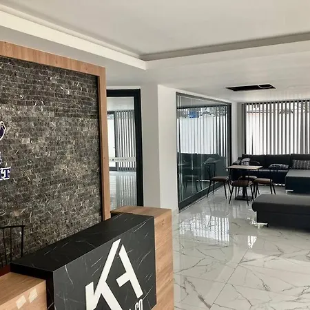 New In Center, 3 Min Walk To Apartman *