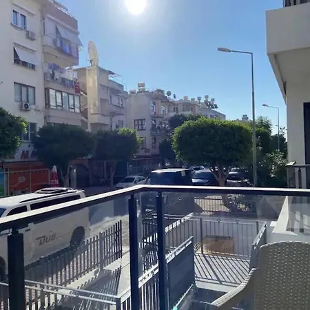 New In Center, 3 Min Walk To Apartman *